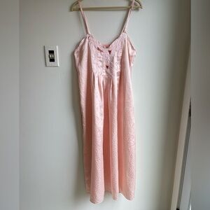 NATORI Vintage Pink Satin Slip Dress Nightgown Heart Detail Measures Medium